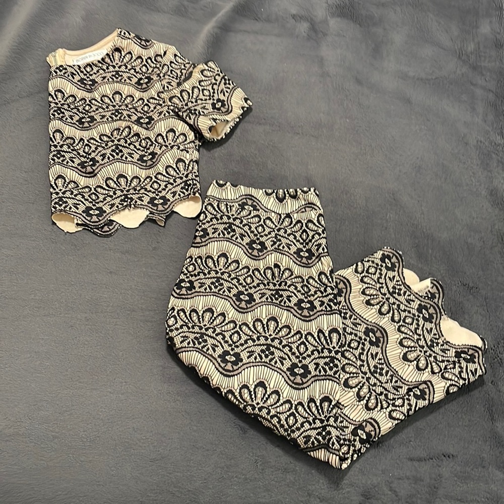 High-quality two piece dress. Perfect for a fancy event or night out!